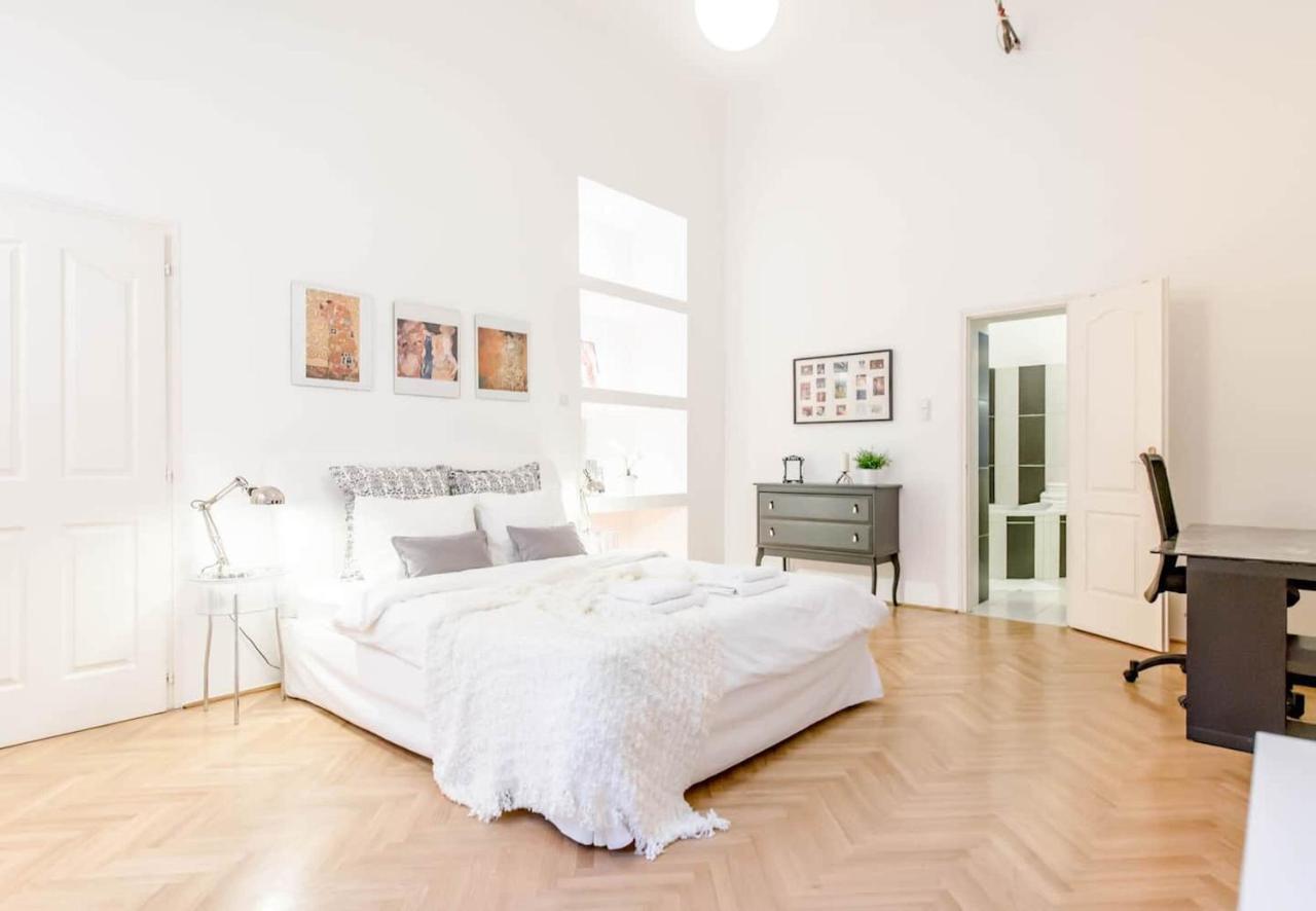 Bourgeois Elegance In The Heart Of Budapest Exterior foto